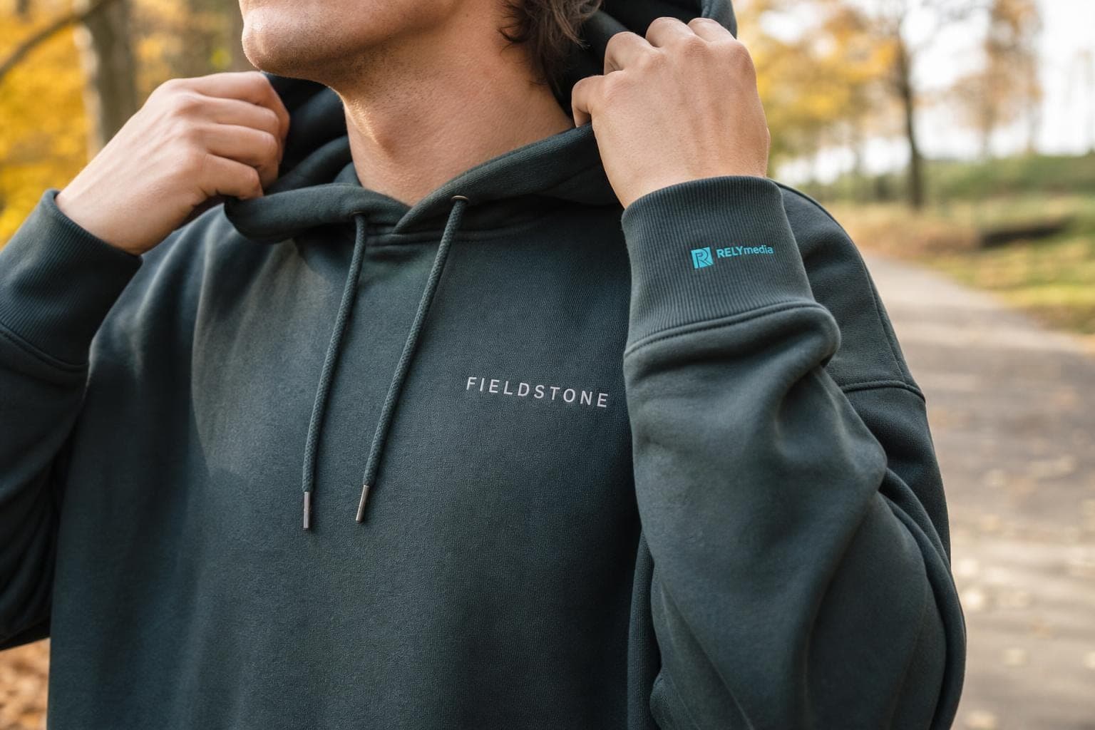 Sweatshirt features worth checking — stitching, ribbing, pockets, and zippers